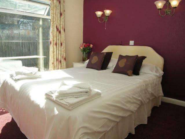 The Chainbridge Hotel Llangollen Kültér fotó
